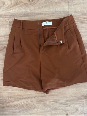 Commense High-Waist Tailored Shorts in Rust